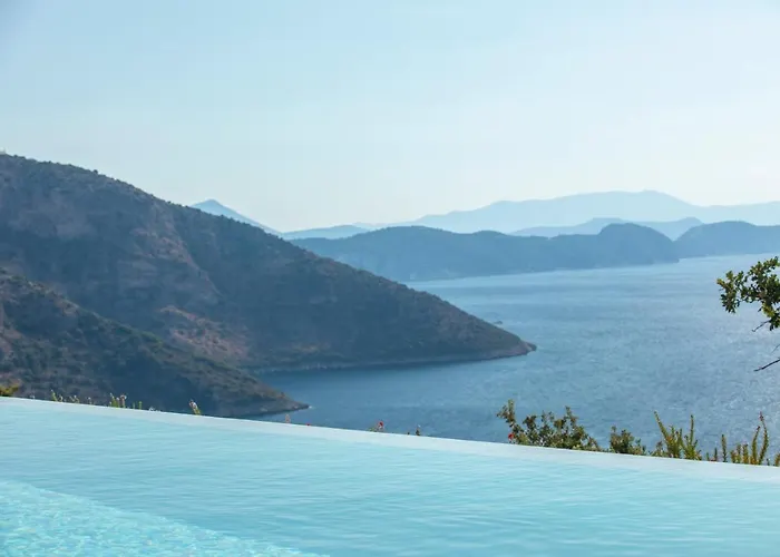 Sirina Of Blue Caves Complex With Amazing View Gurantees Calm And Mind Relaxation Villa